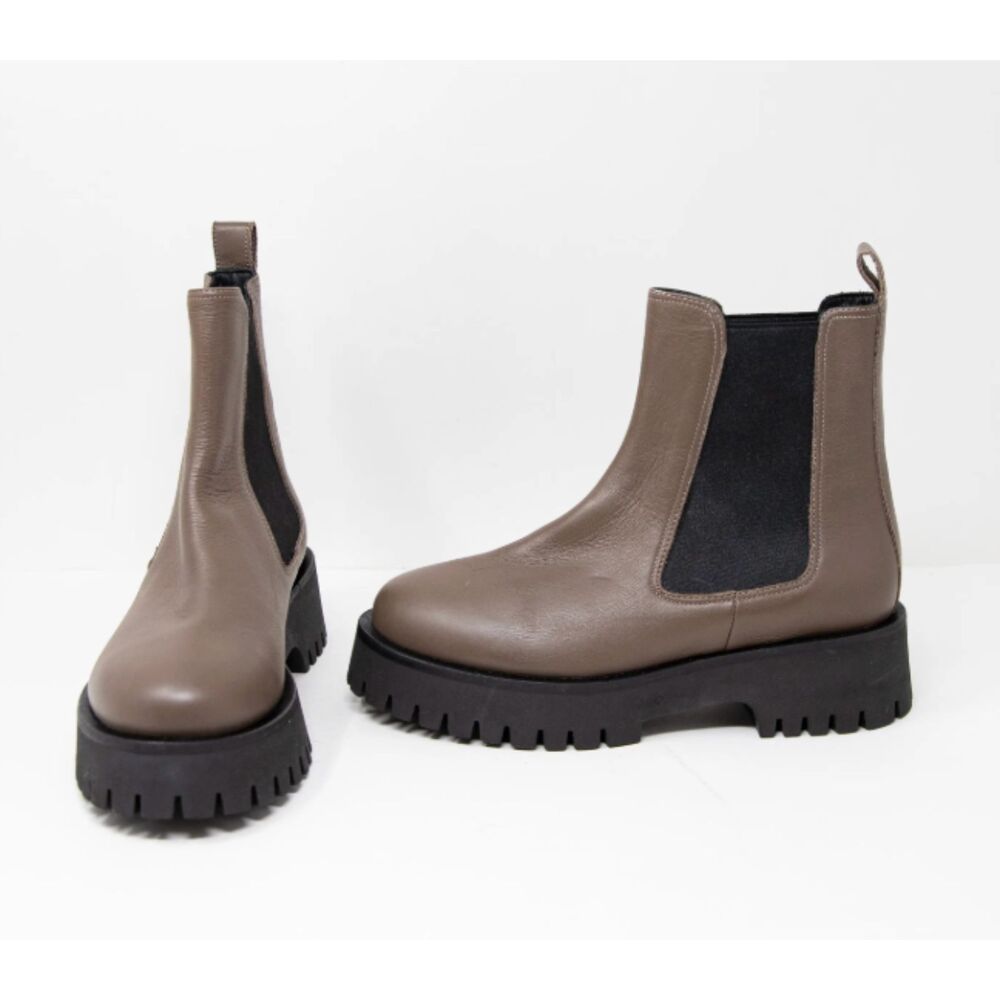 M. Gemi The Clara Italian Leather Lug  Shoe Botss Fossil Brown Gray size 8 8.5